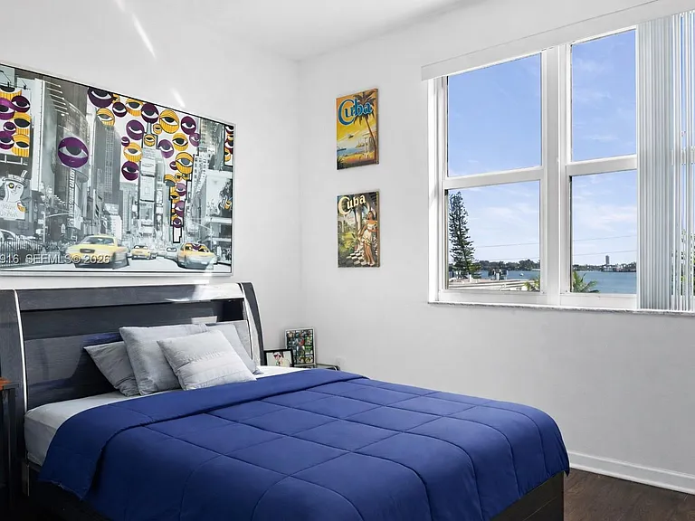 7910 Harbor Island Dr #402 — Photo 13