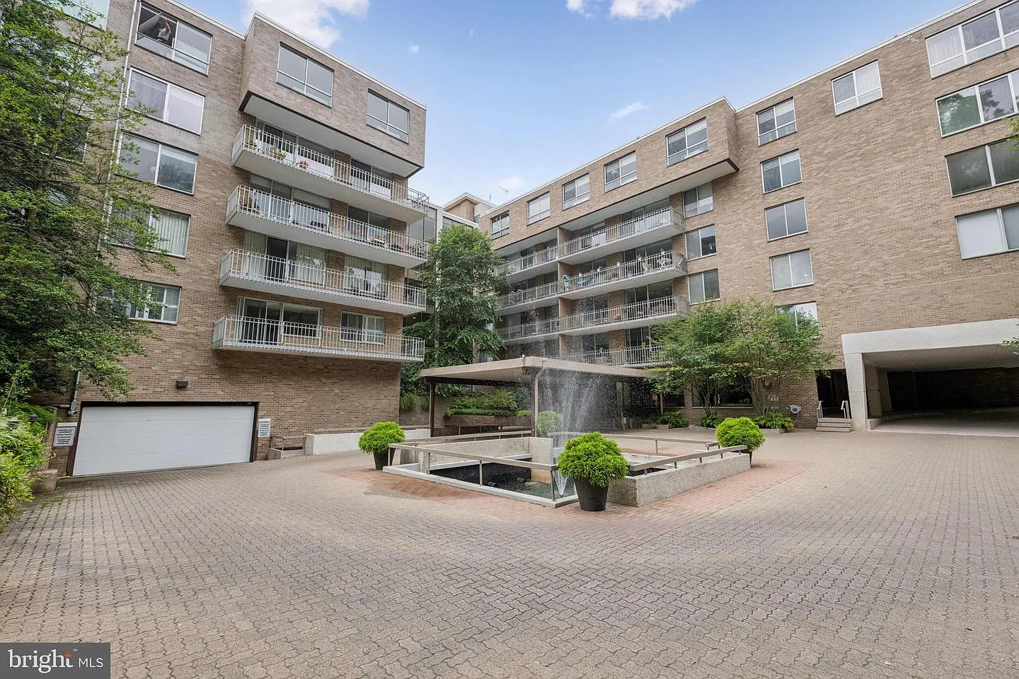 4100 Cathedral Ave NW #406 photo 1