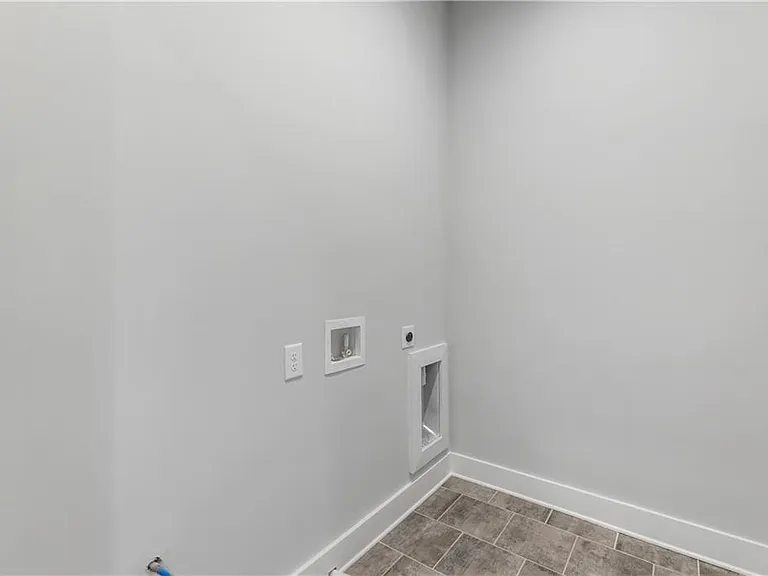 2035 Parkside Ln — Photo 38