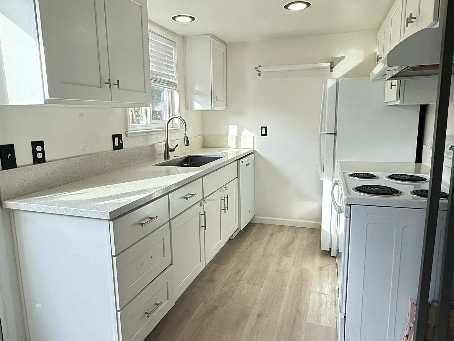 314 Owen St — Photo 2