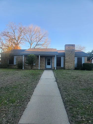 1310 Oakbluff Dr Photo 1