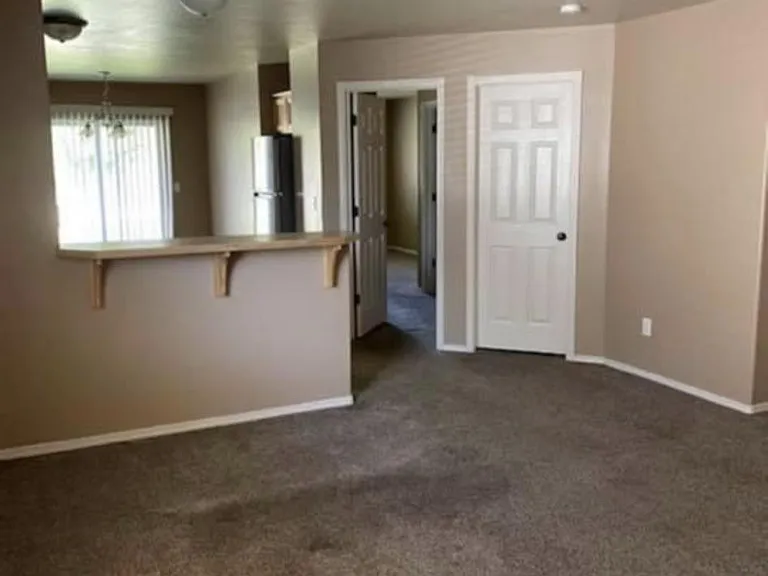 1861 Hoodie Ln — Photo 2