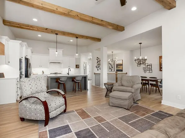 10705 N Bell St, Kansas City, MO 64155