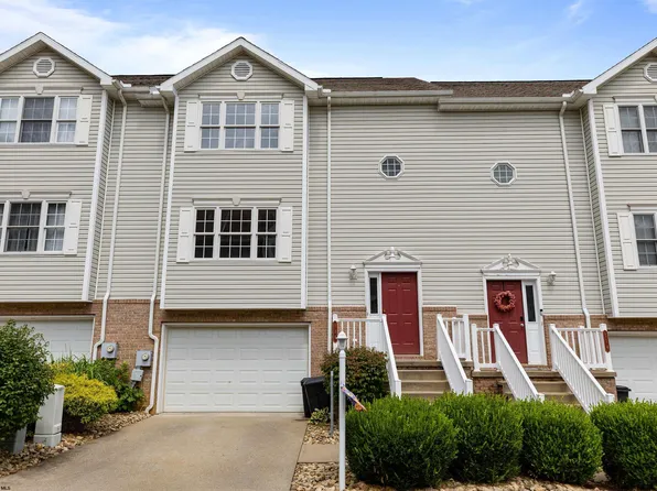 109 New Castle Dr, Morgantown, WV 26508