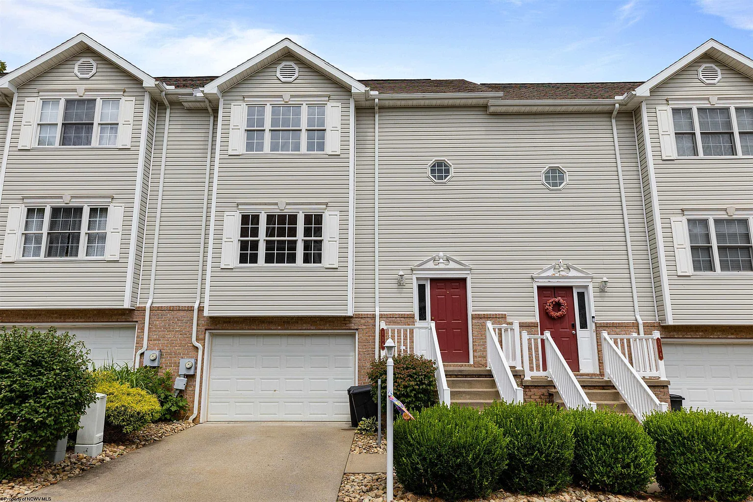 109 New Castle Dr photo 1
