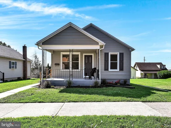 1320 Harding Ave, Hershey, PA 17033