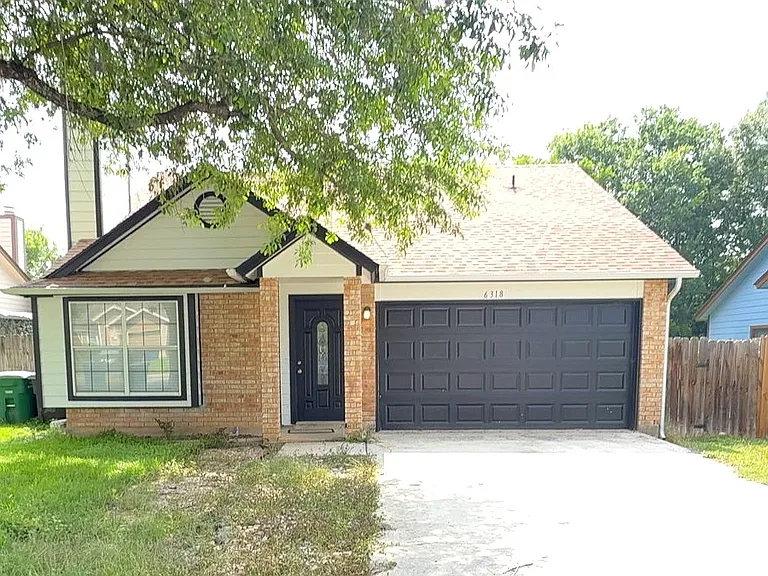 6318 Les Harrison Dr — Photo 2