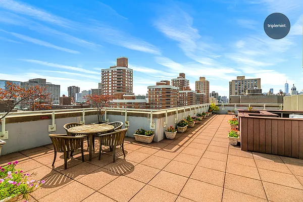 Sold by Triplemint | media 9