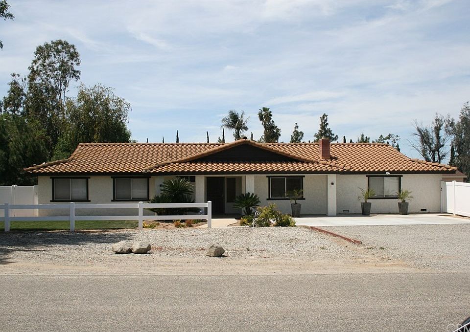 2nd image of 18480 Kross Rd