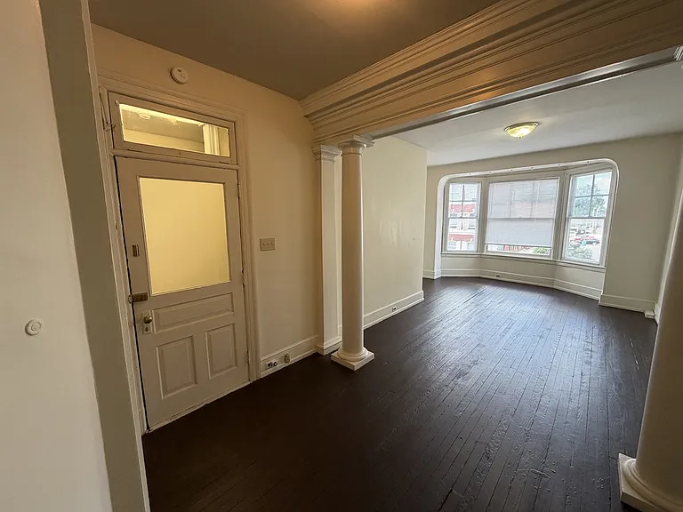 132 W Market St #2A — Photo 1