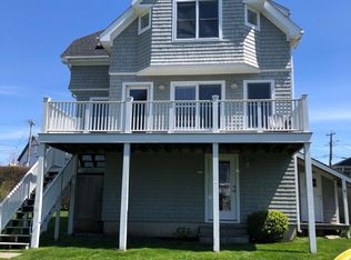 37 Tuckerman Ave, Middletown, RI 02842