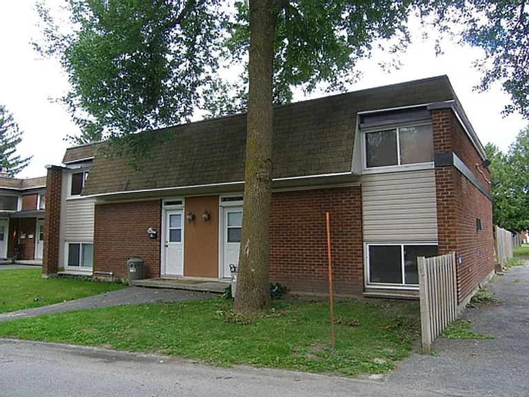 120 Beaverbrook Ln — Photo 16