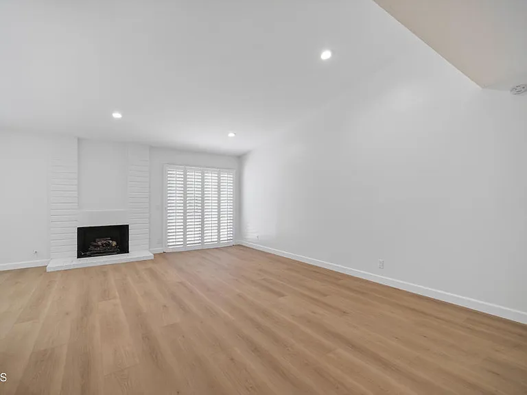 1502 Briarglen Ave — Photo 10