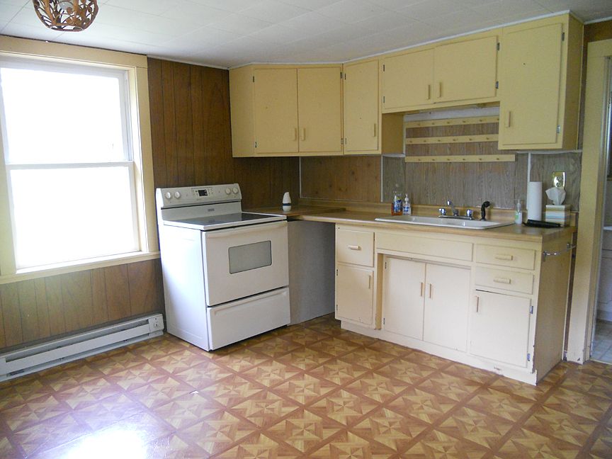 2nd image of 527 Delta Ave