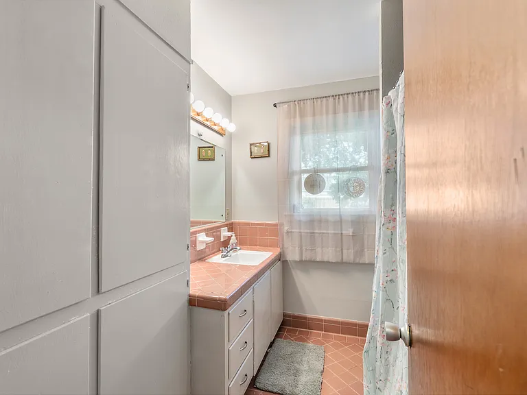 806 Florida Ave — Photo 7