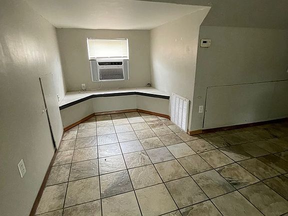 5th image of 2241 N Market St #0