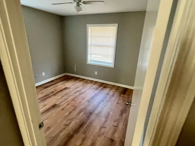 4832 Wellborn Dr — Photo 10