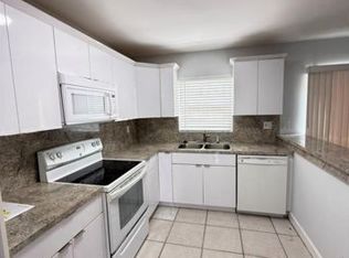 5711 Blueberry Ct, Fort Lauderdale, FL 33313
