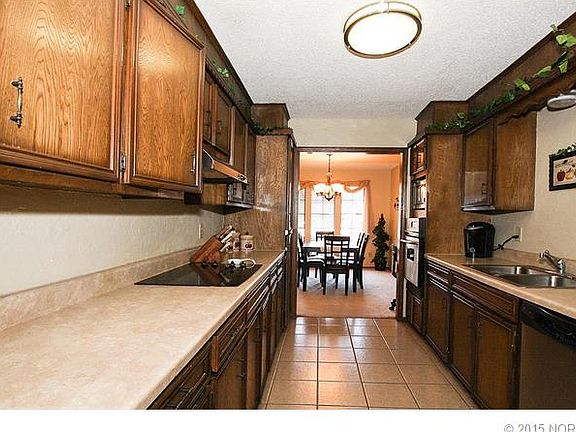 Kitchen 1 (woodwork white)