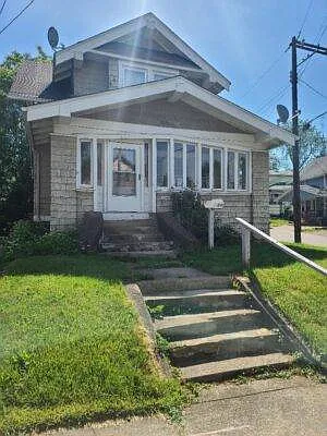4 bed, 2.5 bath, $1,095 — Photo 1