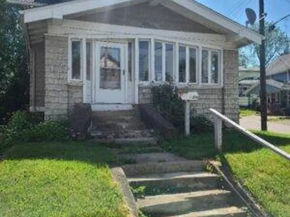 834 1st St NE, Massillon, OH 44646