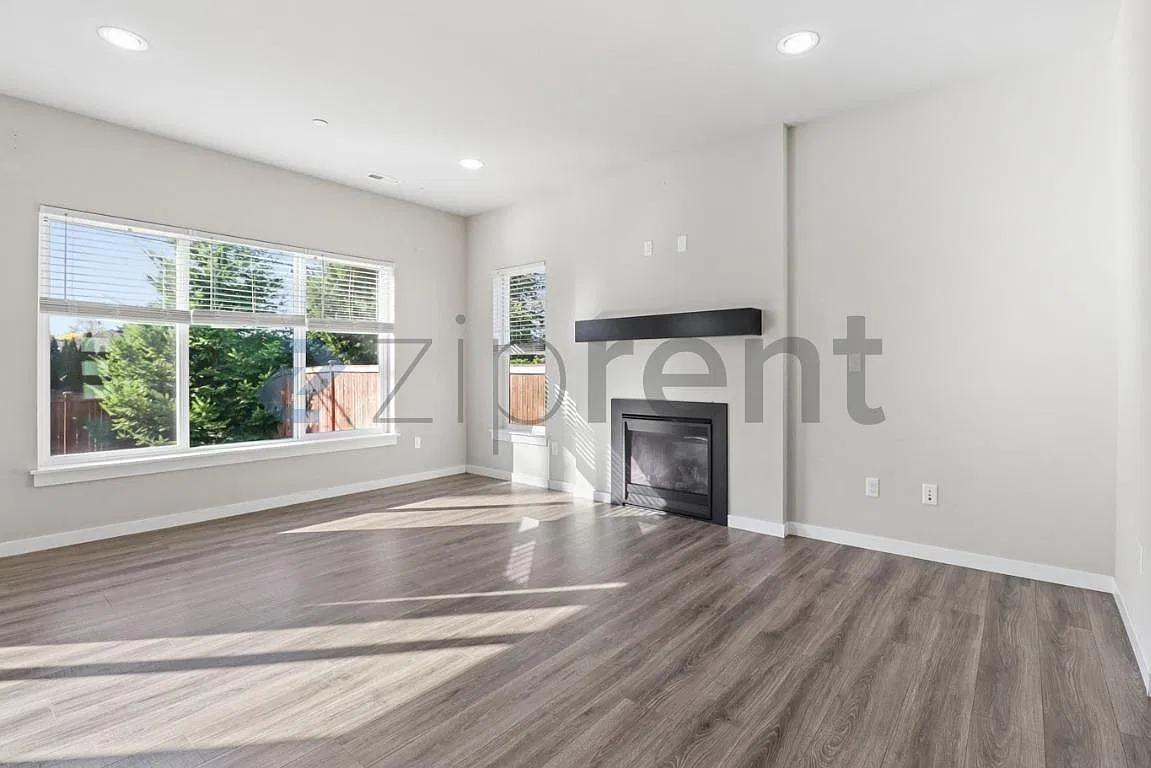 4 bed, 2.5 bath, 1850 sqft, $3,250 — Photo 2