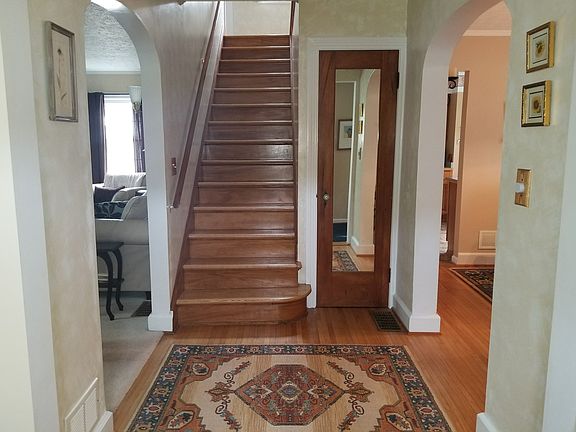 2nd image of 185 Jefferson Ave