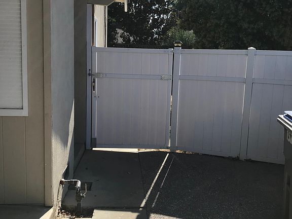 5th image of 1520 Lexington Dr