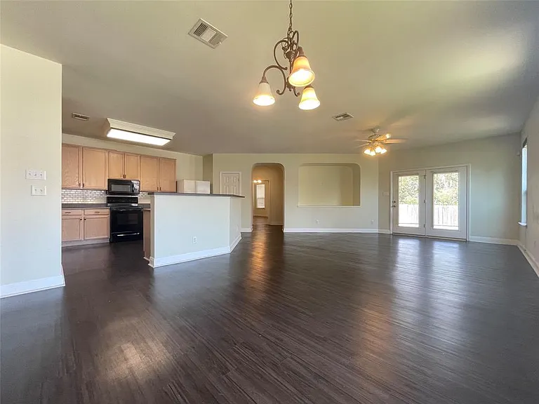 4412 Woodstock Dr — Photo 4