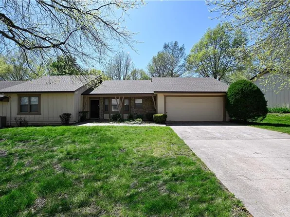 18812 Sunrise Dr, Belton, MO 64012