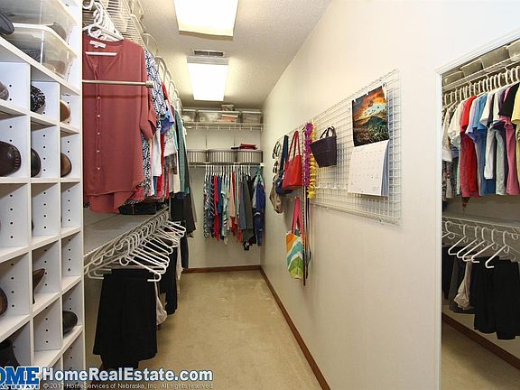 4th image of 820 Lakeside Dr