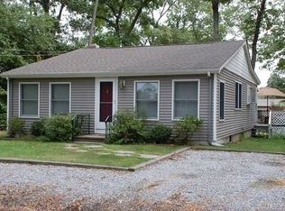 99 Hillcrest Rd, Niantic, CT 06357