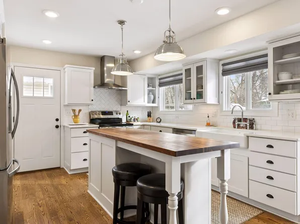 1516 Boone Ave N, Golden Valley, MN 55427