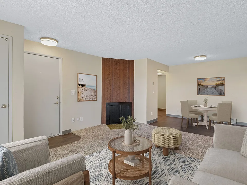 The Lakes Apartments
