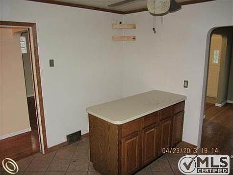 Kitchen2.JPG