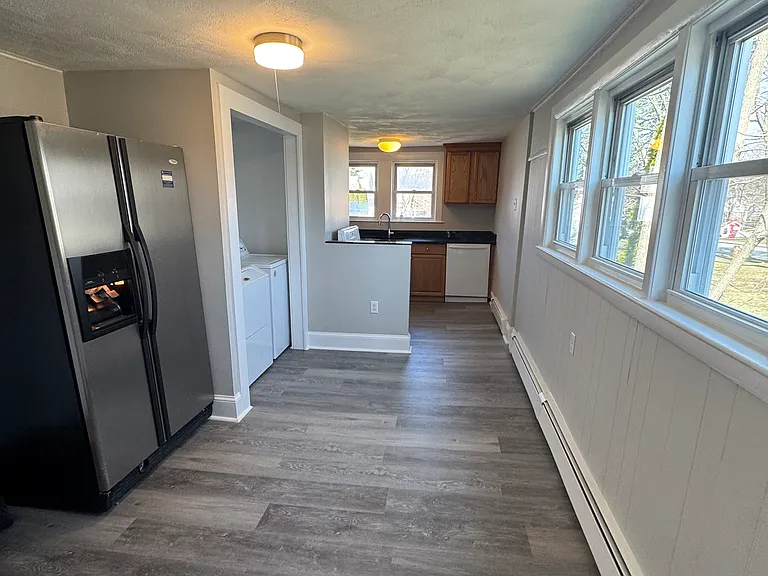 72 Pleasant St — Photo 8