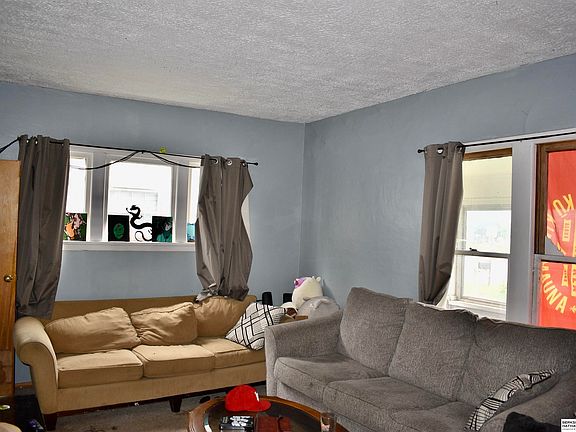 5th image of 1112 E Military Ave