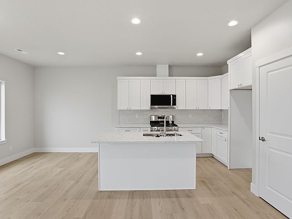 3rd image of 653 N Creative Way