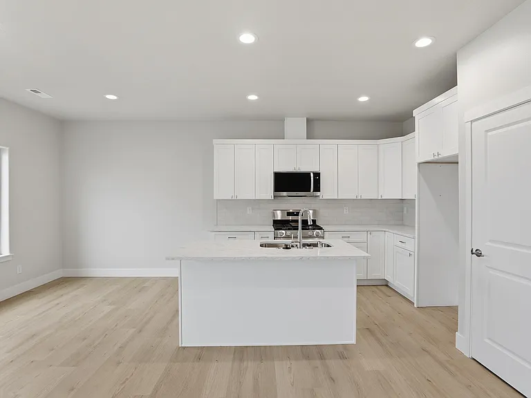 653 N Creative Way — Photo 3