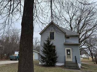 1041 Saint Paul Rd, Owatonna, MN 55060