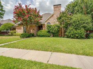 9017 Rodeo Dr, Irving, TX 75063