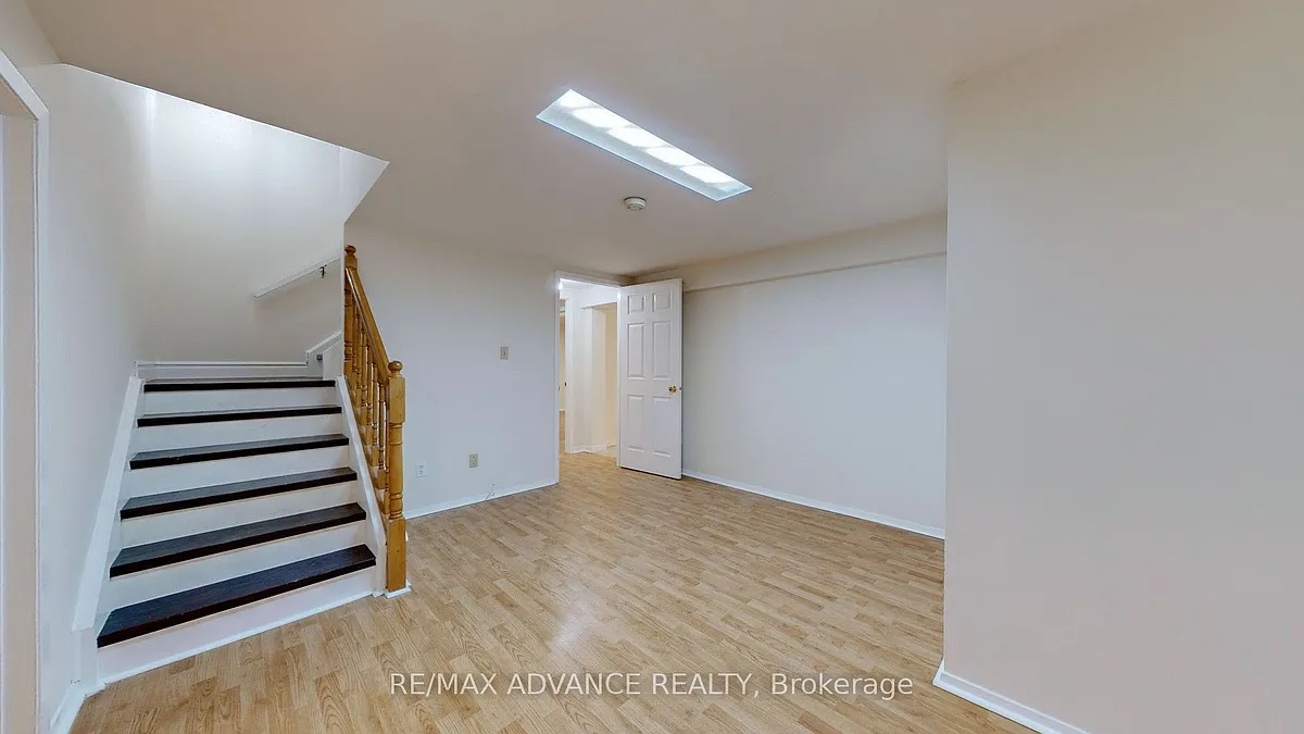 Building Photo - 49 Havenview Rd #LOWER