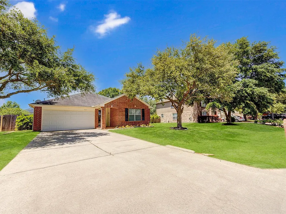 21611 Country Club Green Way