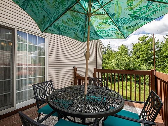 3rd image of 3122 Glenbrook Dr