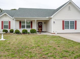 451 Chanticleer Dr, Petersburg, VA 23805