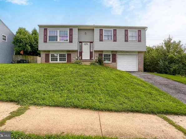 1526 Princess Anne Dr, Lancaster, PA 17601