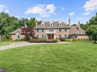 905 McElwee Rd, Moorestown, NJ 08057