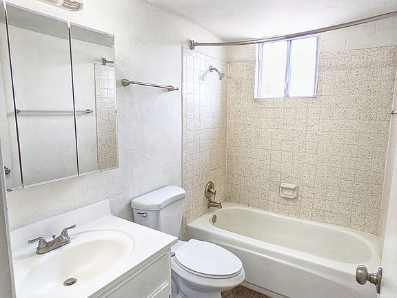 5th image of 3232 N Tucson Blvd #207