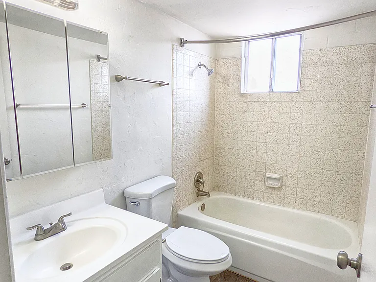 Winterhaven Apartments — Photo 14