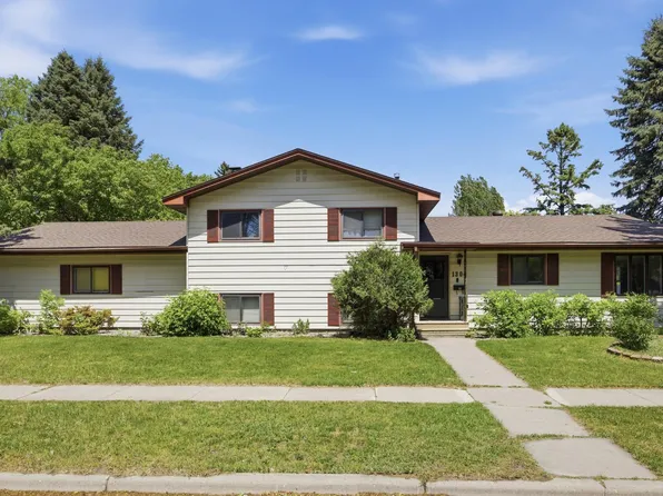 1304 26th Ave S, Moorhead, MN 56560